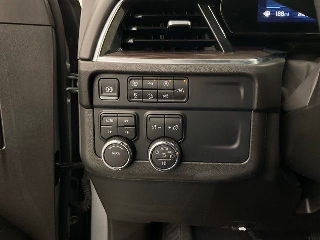 Used 2025 Chevrolet Suburban Z71 AWD/4WD image 14