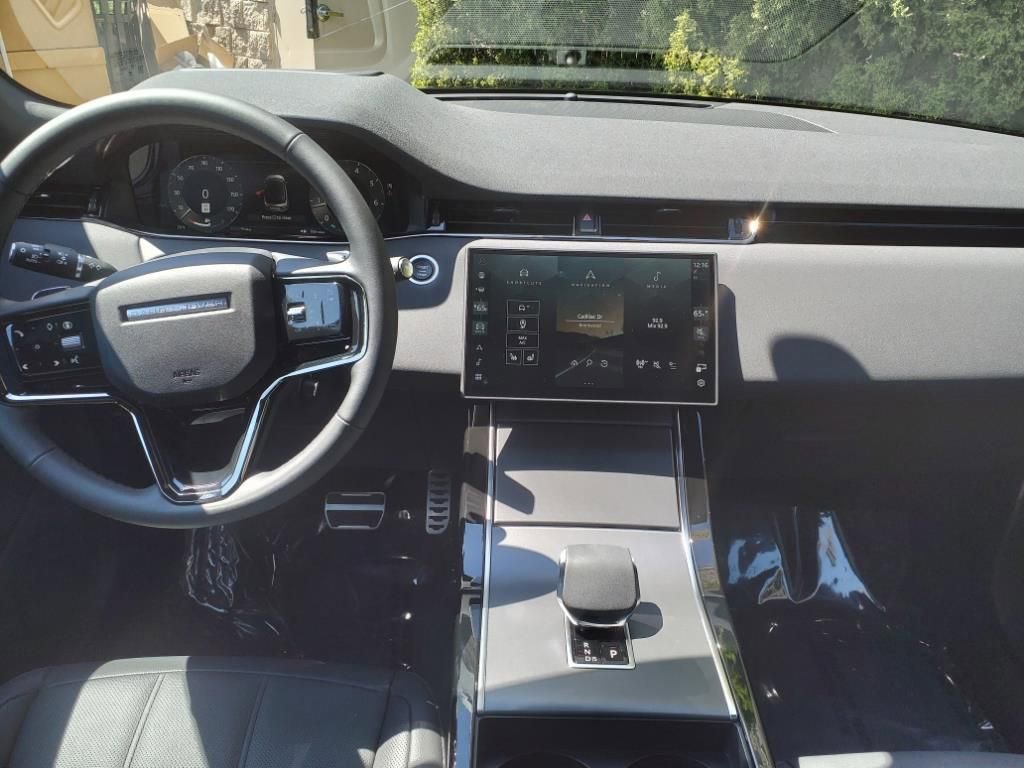 New 2025 Land Rover Range Rover Evoque Dynamic SE AWD/4WD image 6