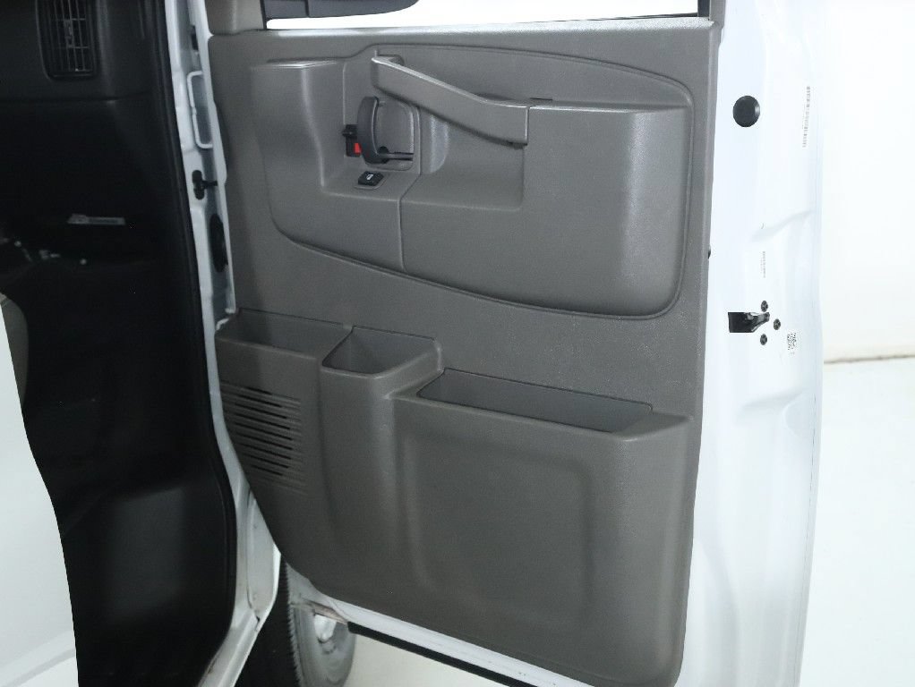 Used 2025 Chevrolet Express 3500 LT w/ LT Preferred Equipment Group RWD image 31