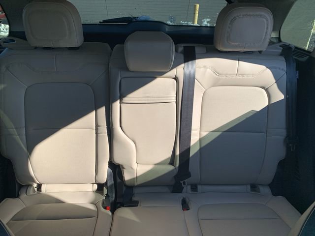 Used 2025 Lincoln Corsair AWD w/ Equipment Group 101A image 38