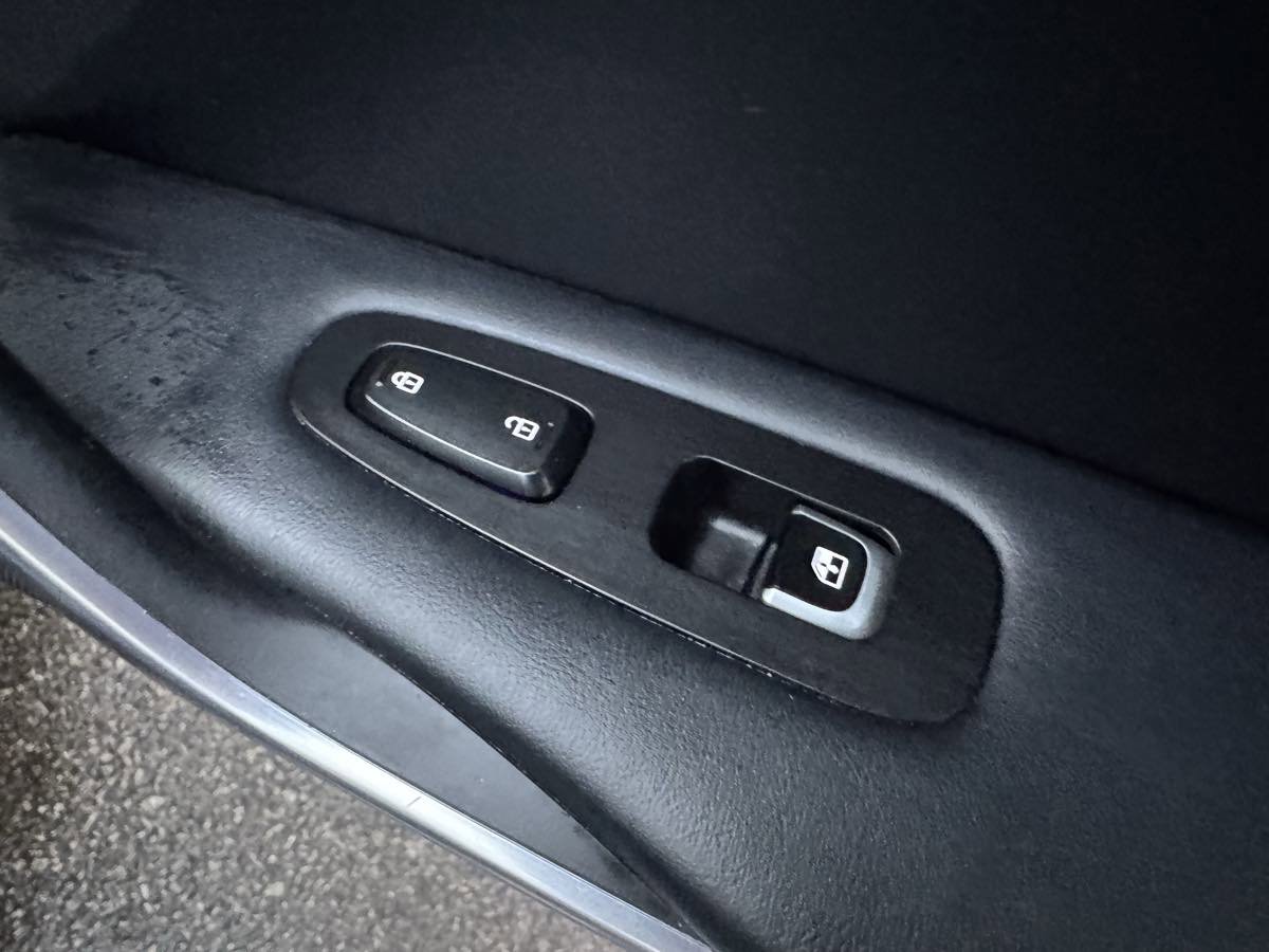 Used 2018 Kia Stinger Premium image 32