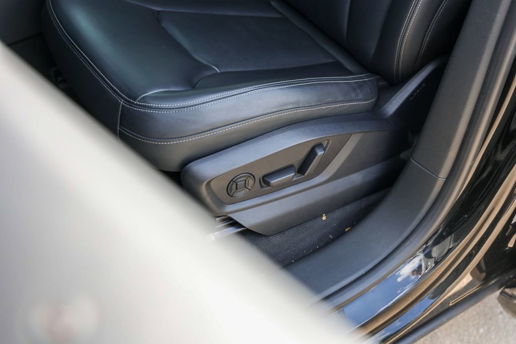 Used 2022 Audi Q8 Premium image 8