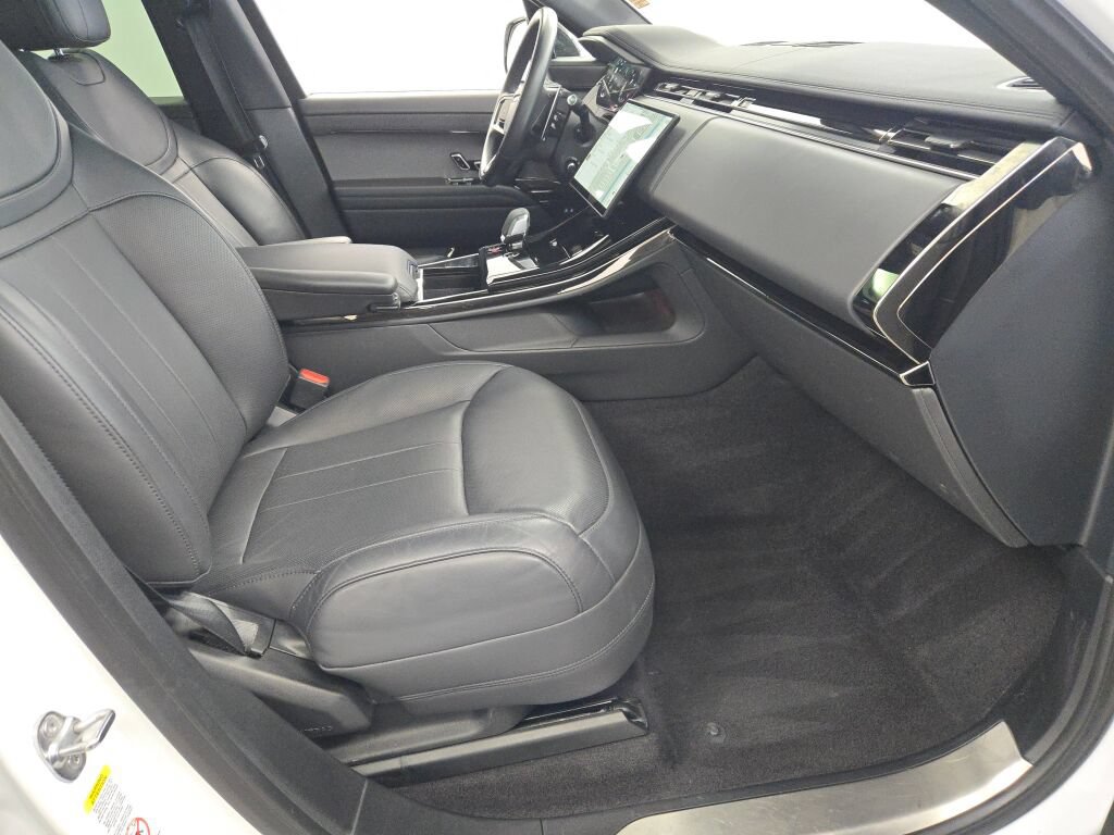 Used 2024 Land Rover Range Rover Sport Dynamic SE AWD/4WD image 6