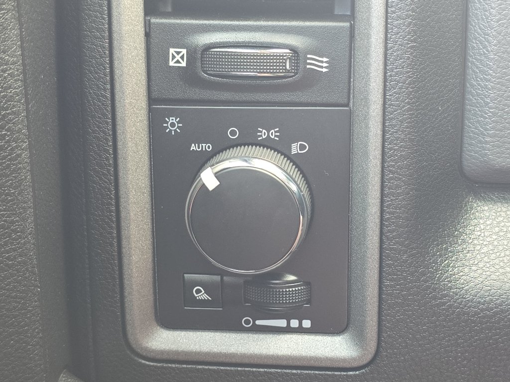 Used 2018 RAM 2500 Tradesman w/ Chrome Appearance Group AWD/4WD image 13