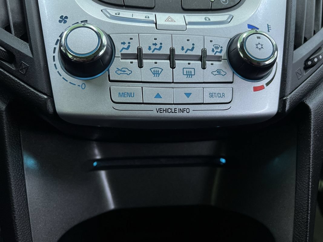 Used 2010 Chevrolet Equinox LT w/ Vehicle Interface Package FWD image 23