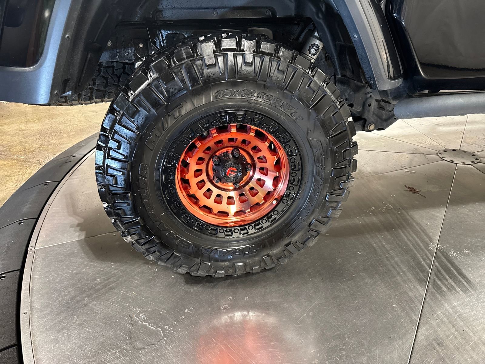 Used 2021 Jeep Gladiator Willys image 13