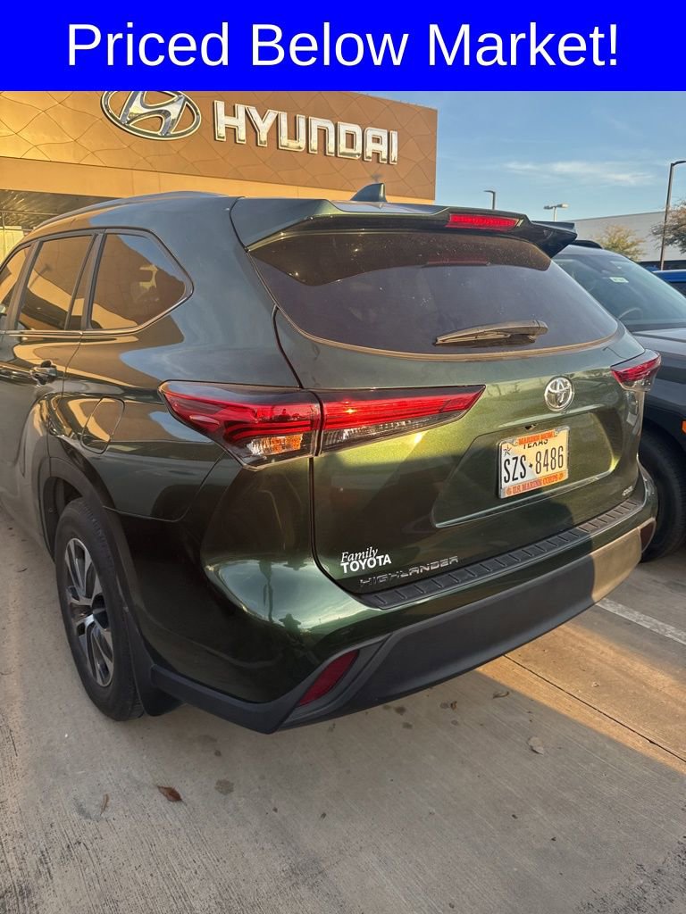 Used 2023 Toyota Highlander L image 3