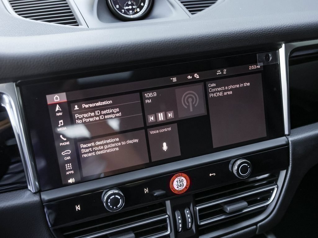 Certified 2026 Porsche Macan AWD/4WD image 21