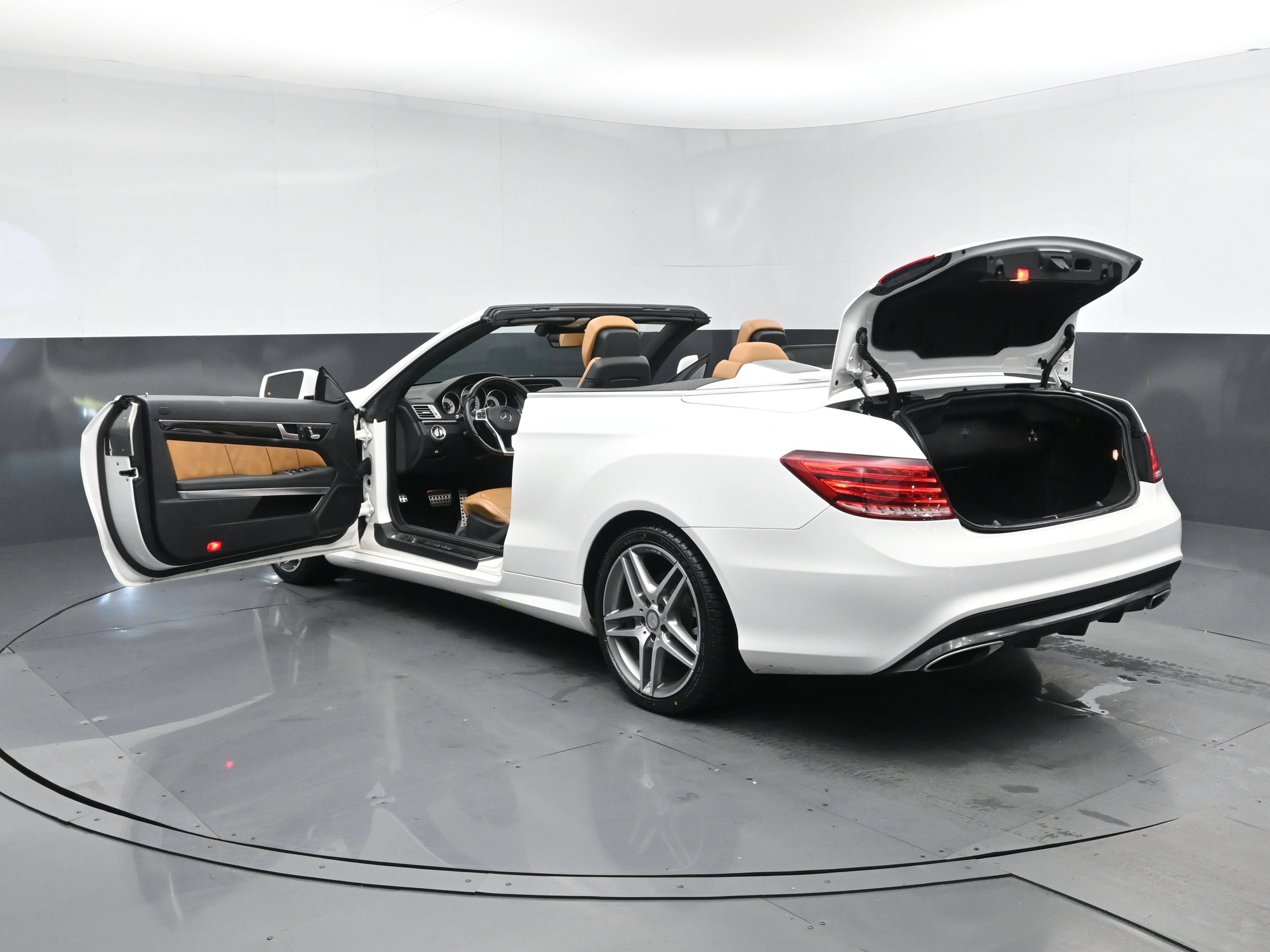 Used 2017 Mercedes-Benz E 400 Cabriolet w/ Premium 2 Package image 31