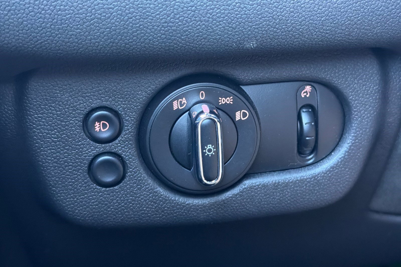 Used 2021 MINI Cooper Clubman S w/ Driver Assistance Package image 36