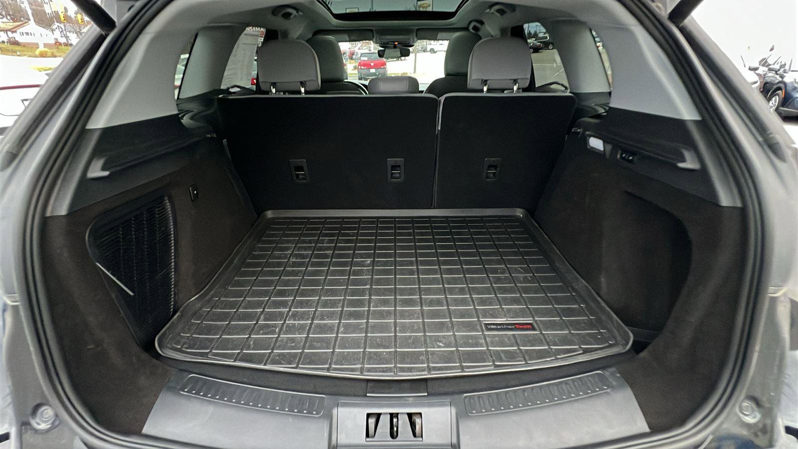 Used 2022 Lincoln Corsair Reserve w/ Elements Package image 16