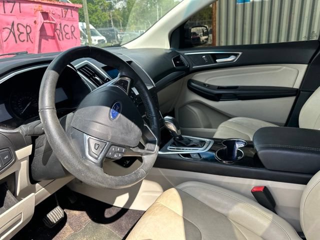Used 2016 Ford Edge Titanium FWD image 16