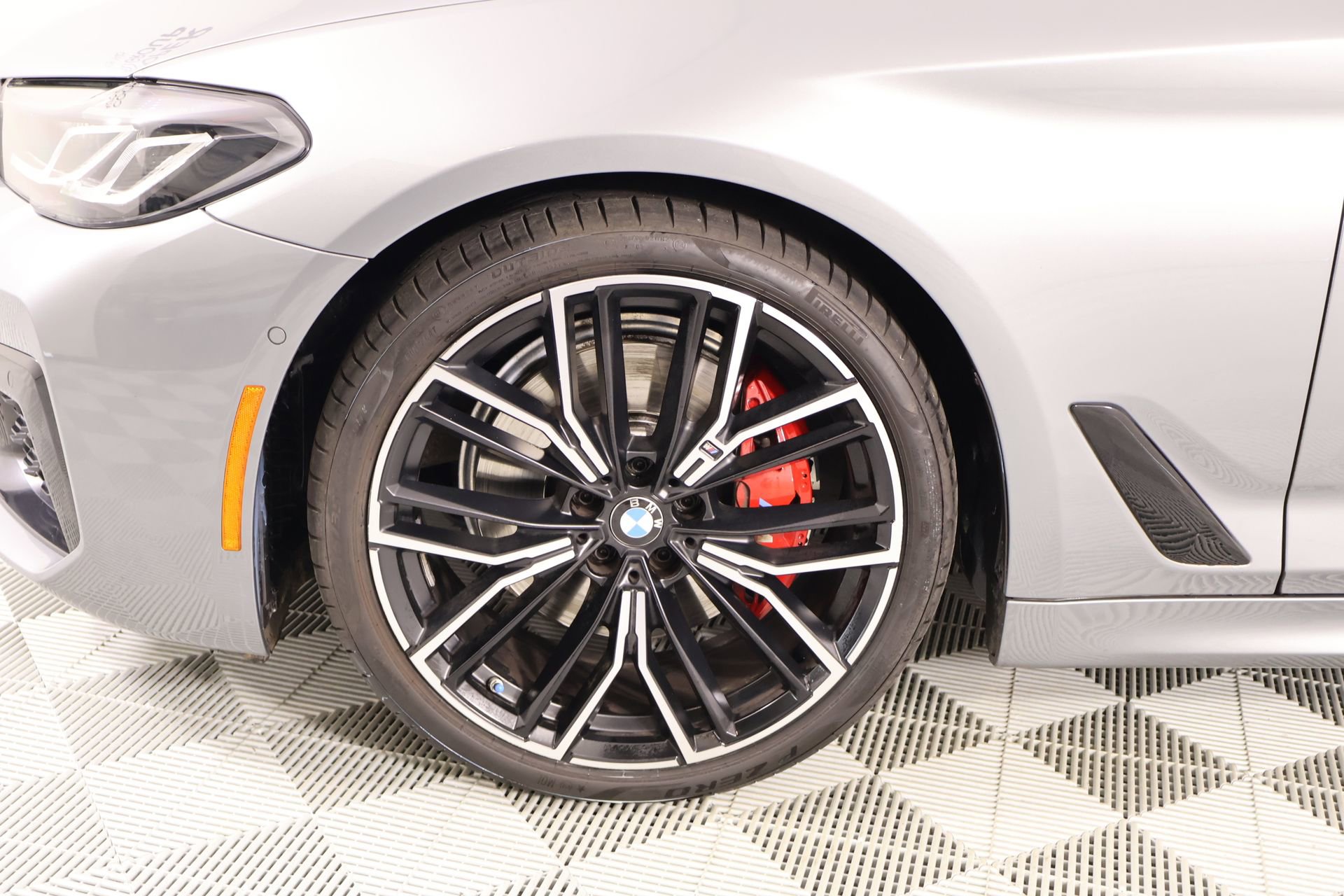 Used 2023 BMW 530i w/ M Sport Package RWD image 19