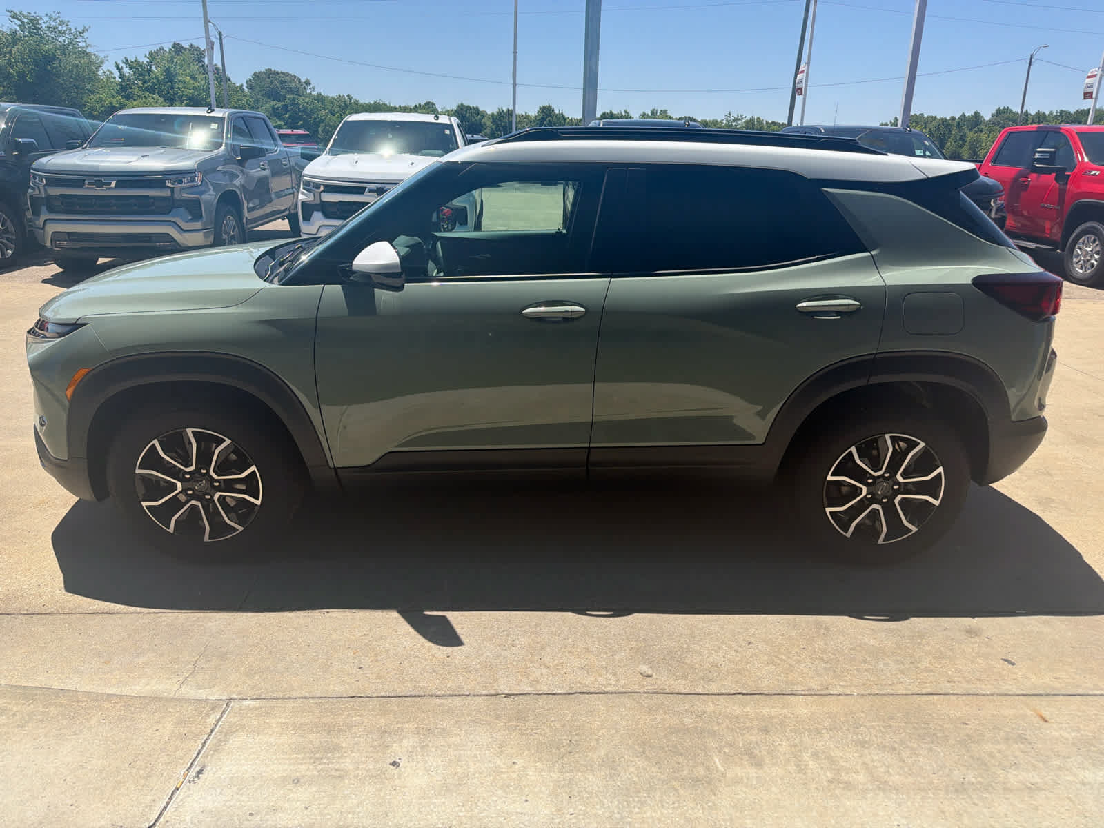 New 2026 Chevrolet TrailBlazer ACTIV w/ Convenience Package FWD image 2
