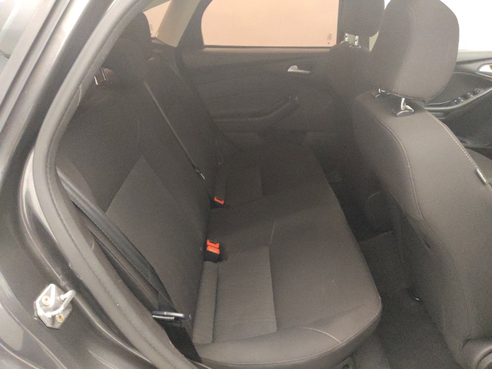 Used 2017 Ford Focus SE image 19