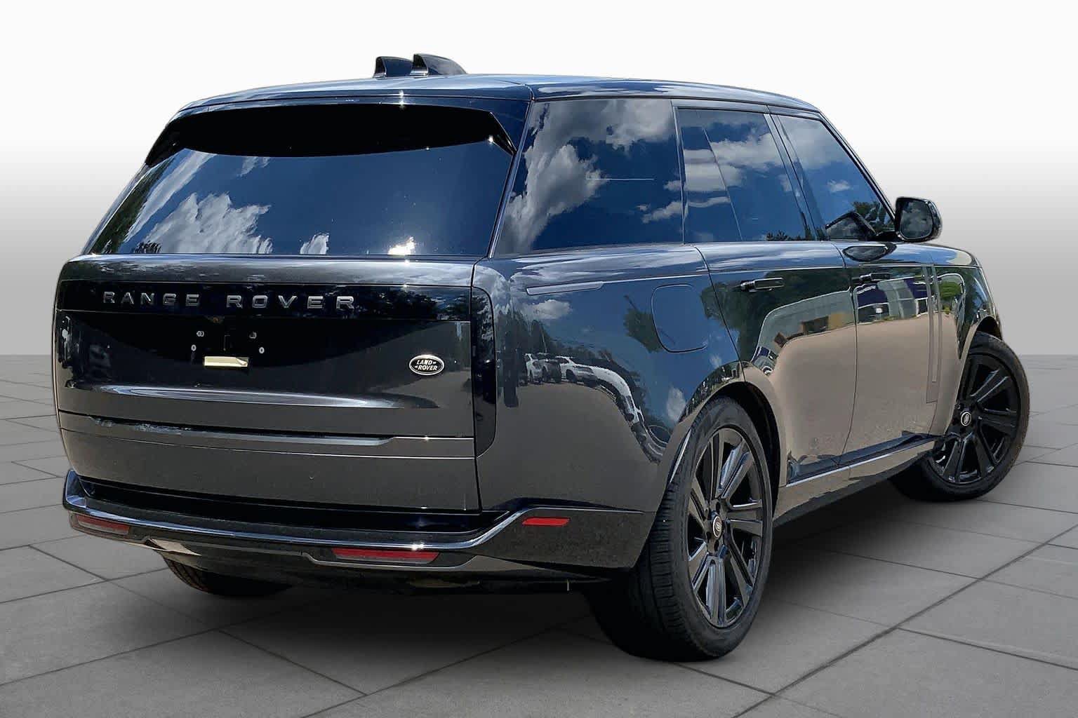 Used 2023 Land Rover Range Rover SE AWD/4WD image 12
