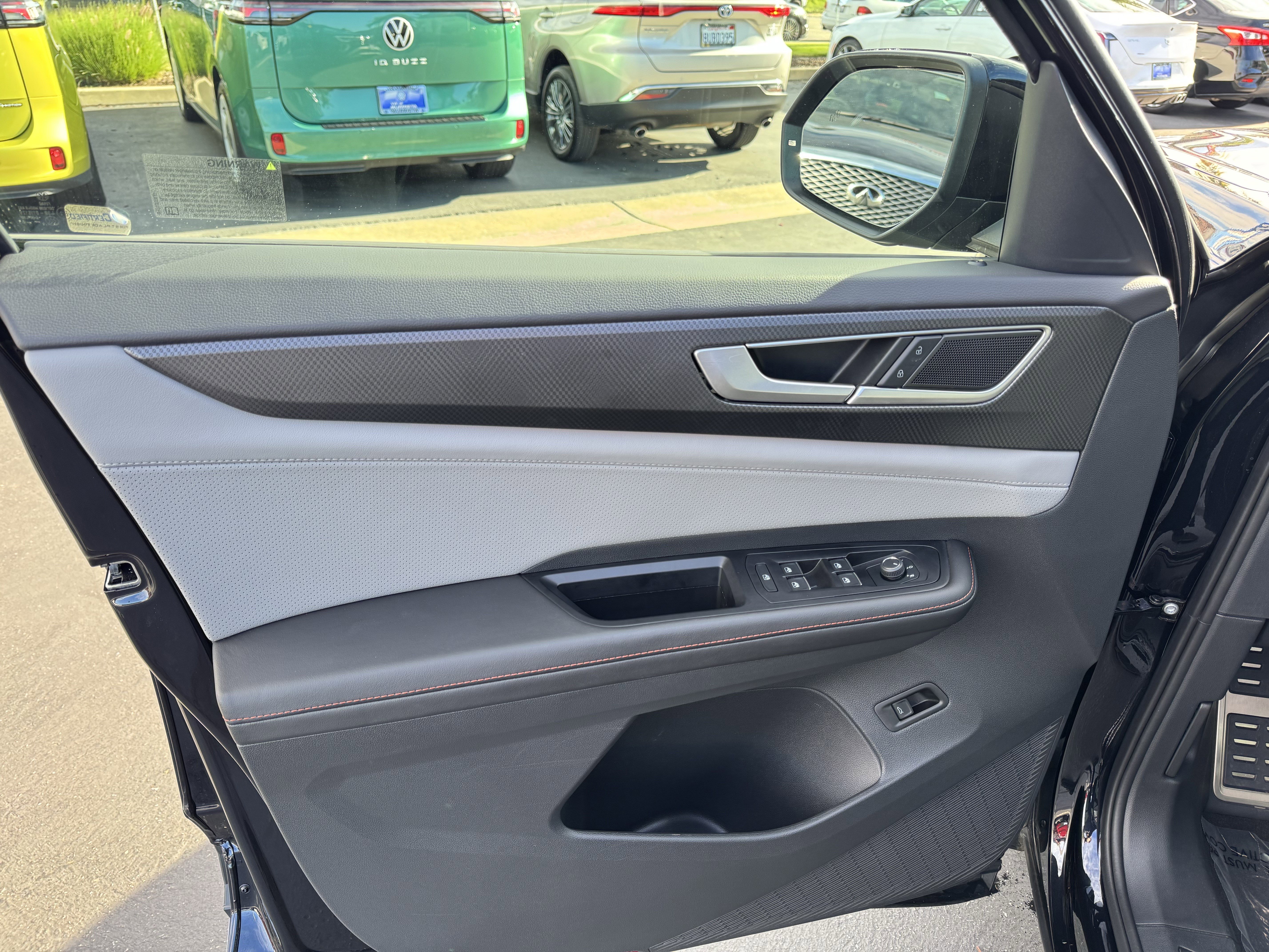 Certified 2025 Volkswagen Atlas Peak Edition SE image 14