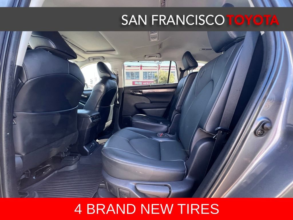 Used 2023 Toyota Highlander Limited image 16