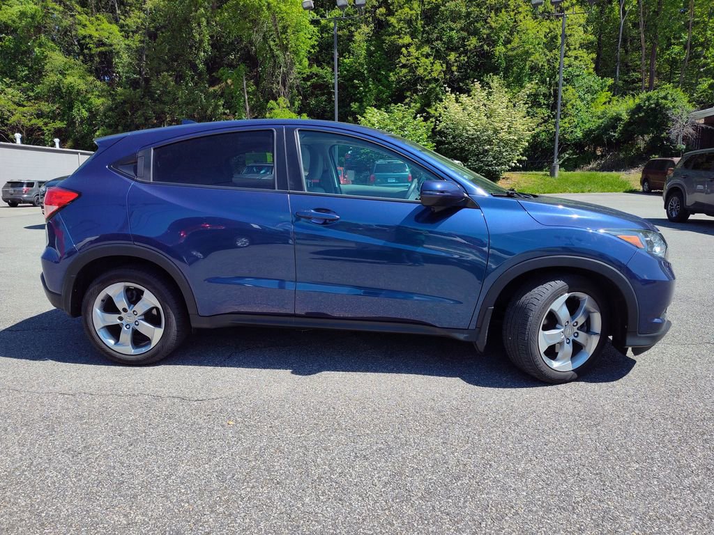 Used 2017 Honda HR-V EX image 3