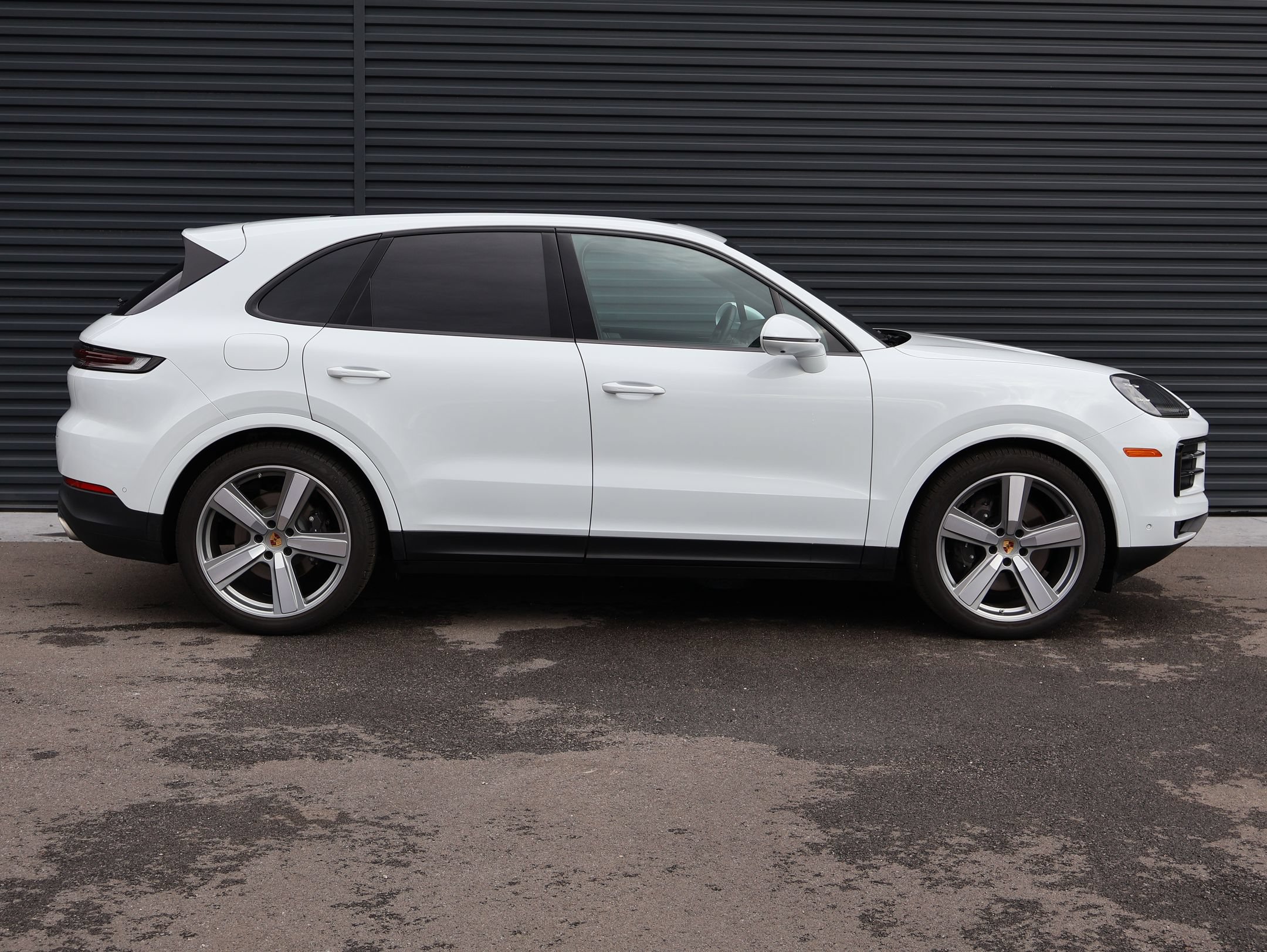 Certified 2025 Porsche Cayenne AWD/4WD image 9