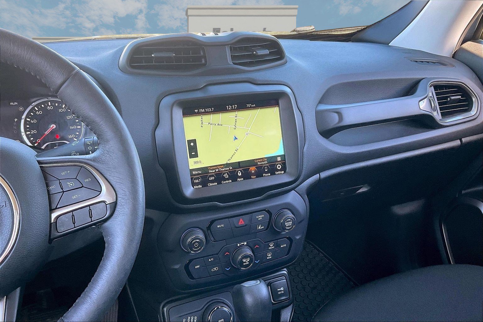 Certified 2022 Jeep Renegade Latitude w/ Convenience Group image 6