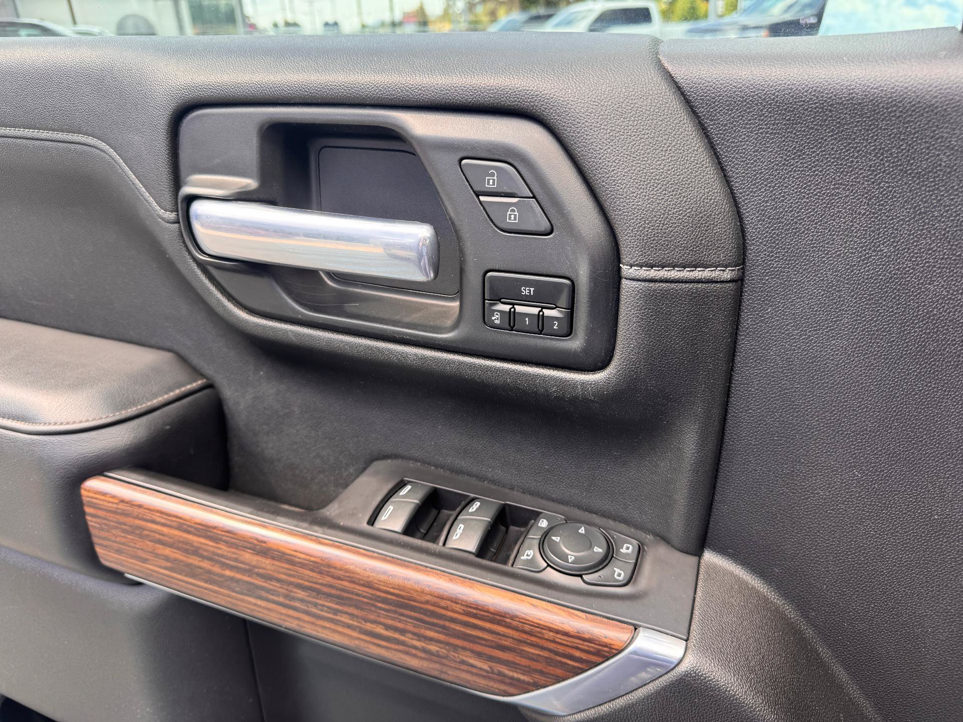 Used 2021 Chevrolet Silverado 1500 High Country w/ Technology Package AWD/4WD image 26
