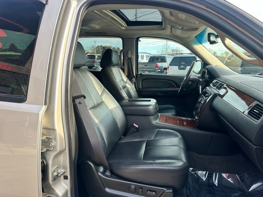 Used 2008 Chevrolet Avalanche LTZ w/ LTZ Preferred Equipment Group AWD/4WD image 29