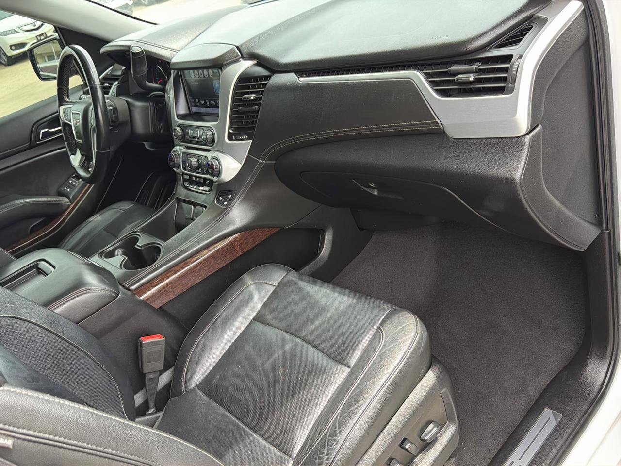 Used 2020 GMC Yukon SLT w/ Open Road Package AWD/4WD image 27