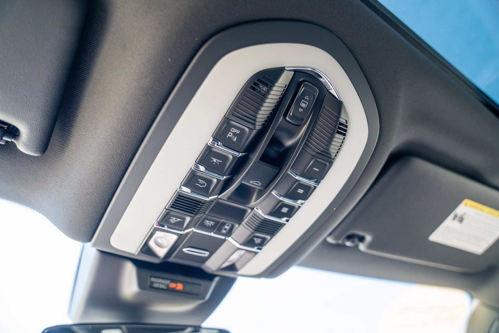 Certified 2026 Porsche Macan AWD/4WD image 22