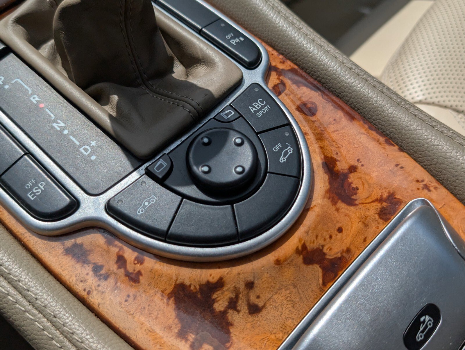 Used 2009 Mercedes-Benz SL 550 image 22