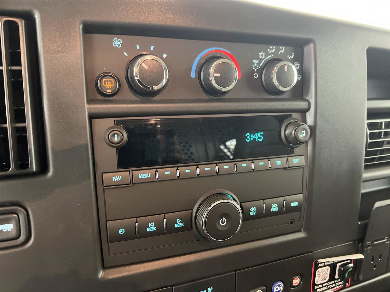 New 2025 GMC Savana 2500 w/ Driver Convenience Package RWD image 21