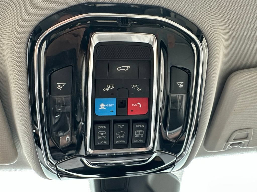 Used 2021 Jeep Grand Cherokee L Summit w/ Advanced Protech Group IV AWD/4WD image 45