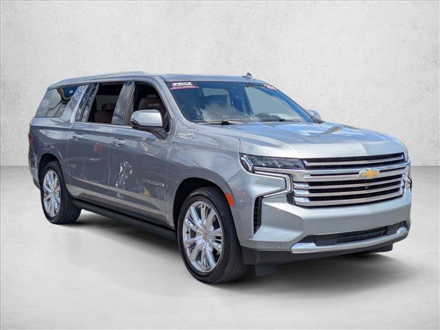 Used 2024 Chevrolet Suburban High Country RWD image 3