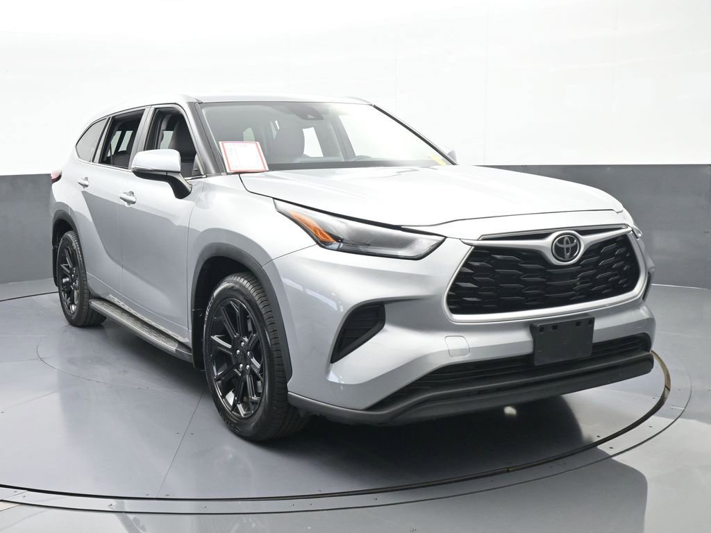 Used 2022 Toyota Highlander L image 9