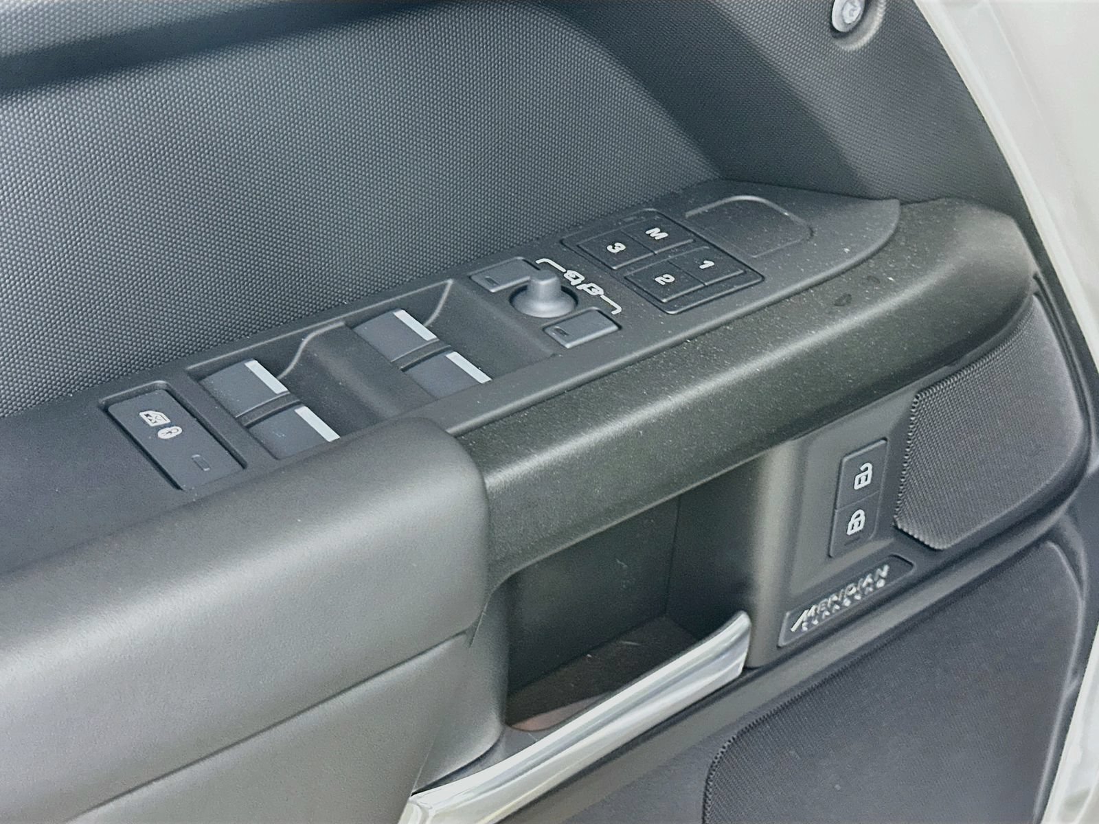 New 2026 Land Rover Defender 110 X AWD/4WD image 18