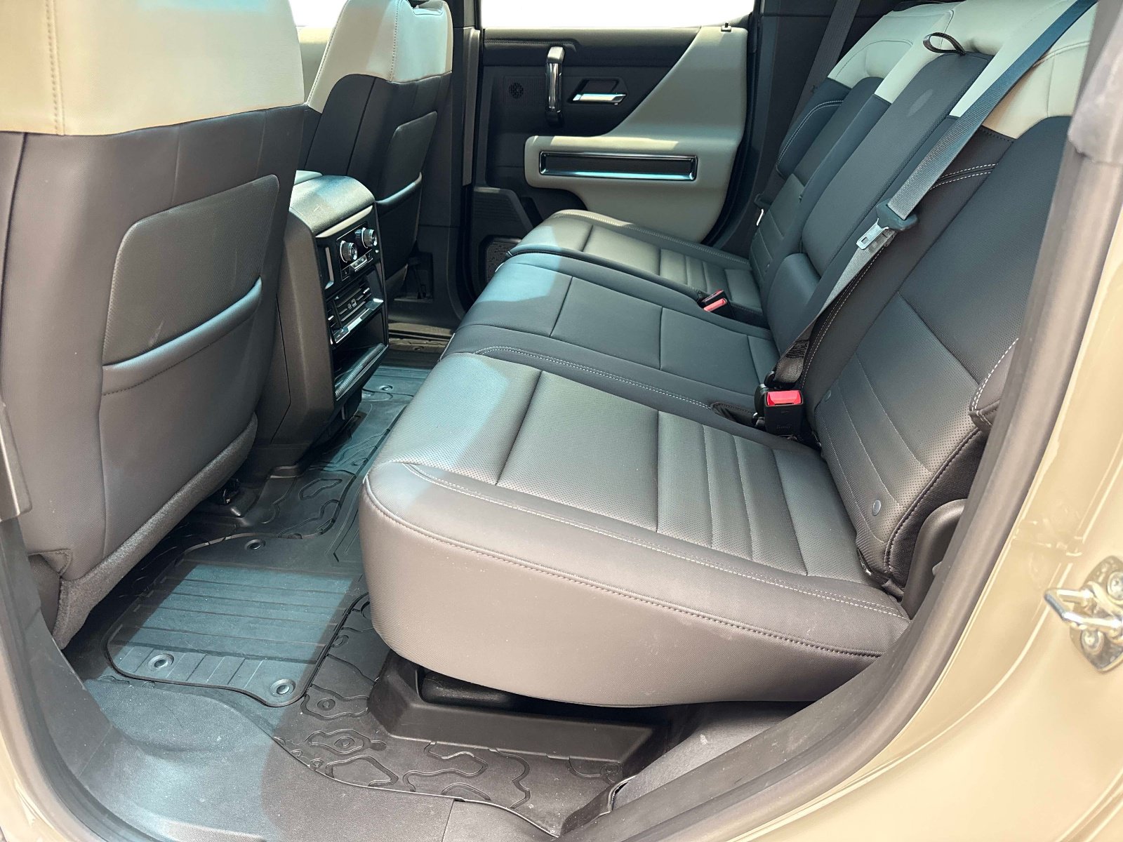 Used 2026 GMC Hummer EV SUV AWD/4WD image 14