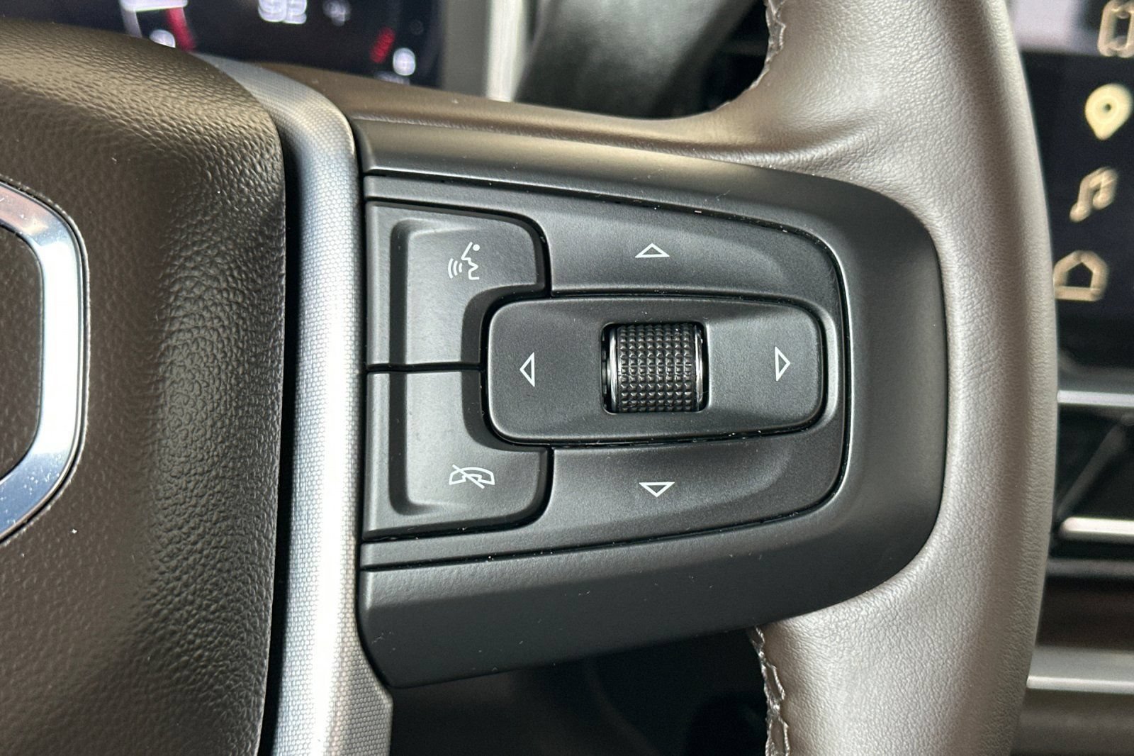 Certified 2026 GMC Sierra 1500 SLT RWD image 32
