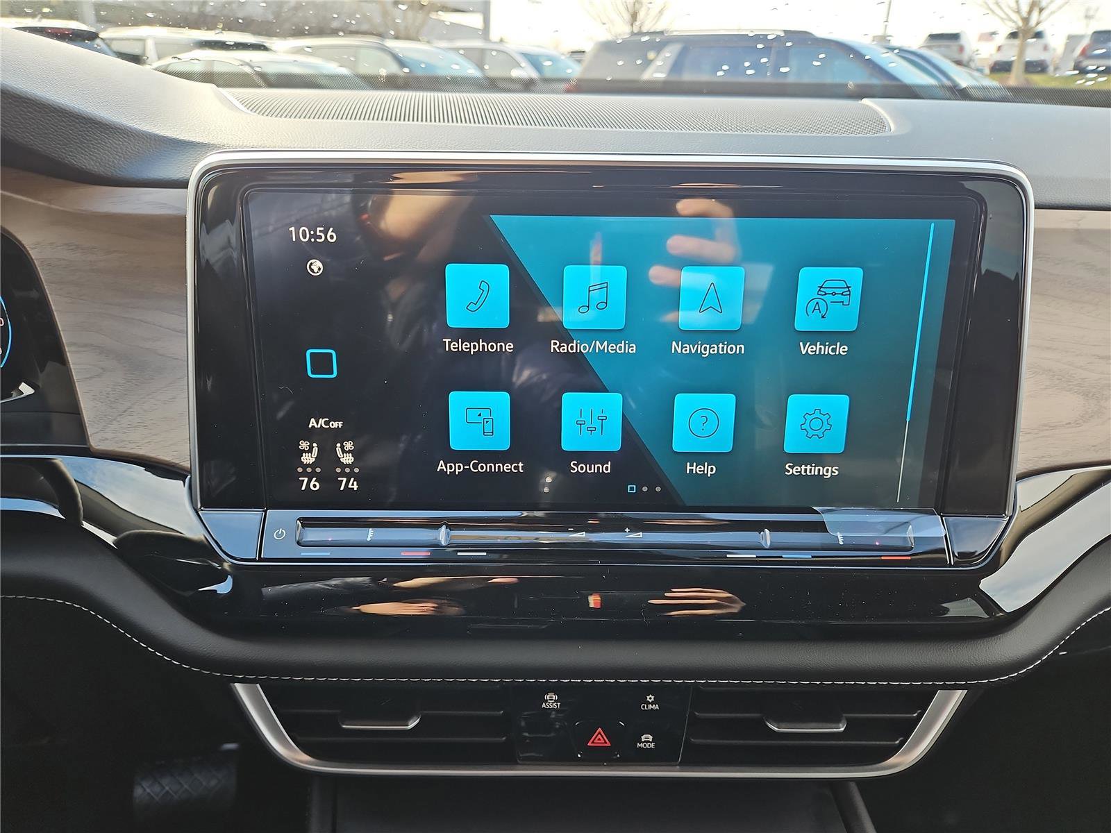 New 2026 Volkswagen Atlas SE image 19