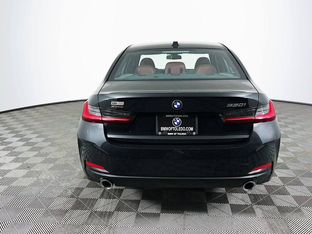 Used 2025 BMW 330i xDrive Sedan w/ Premium Package image 8