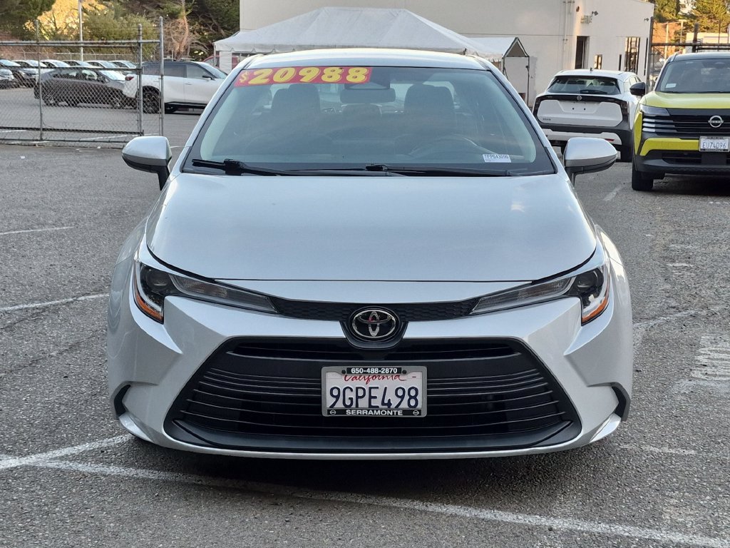 Used 2023 Toyota Corolla LE FWD image 3