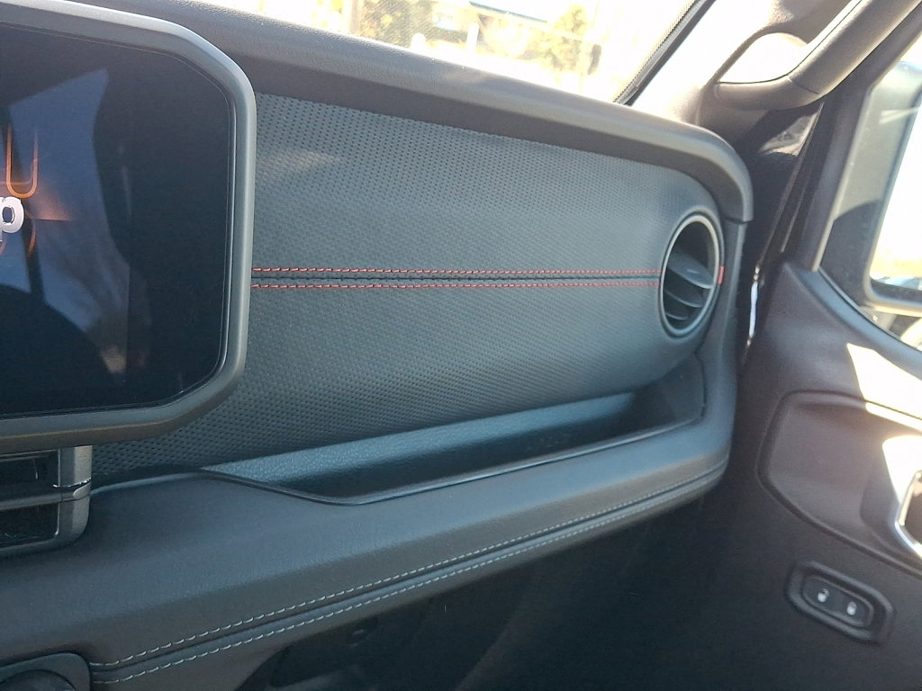 Certified 2025 Jeep Wrangler Unlimited Rubicon image 31