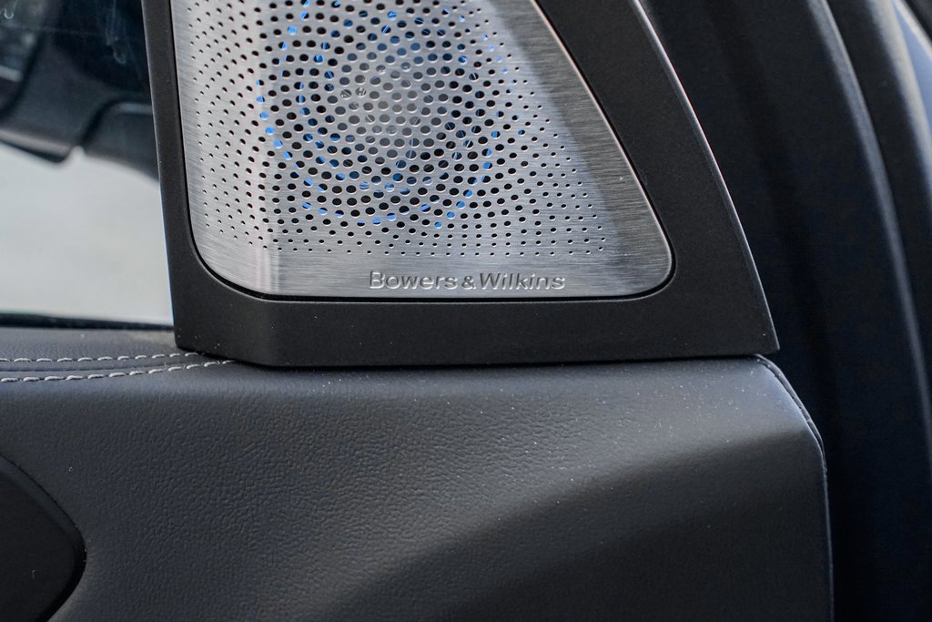 Used 2025 BMW X7 M60i image 11