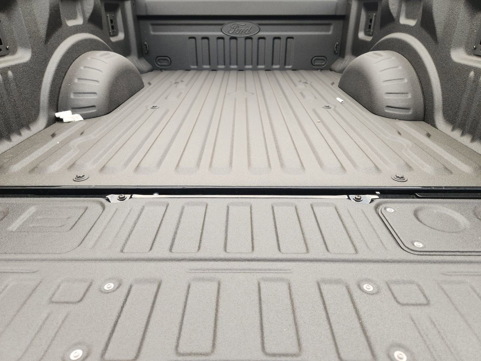 New 2026 Ford F250 Lariat w/ Black Appearance Package image 25