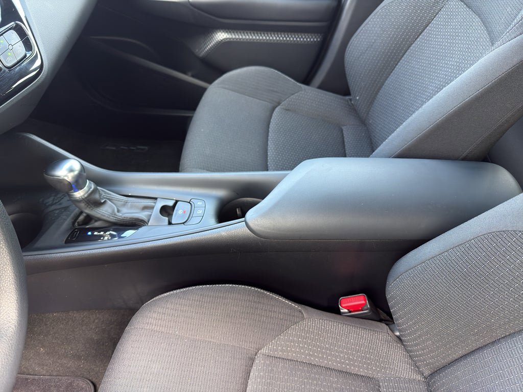 Used 2019 Toyota C-HR LE FWD image 14