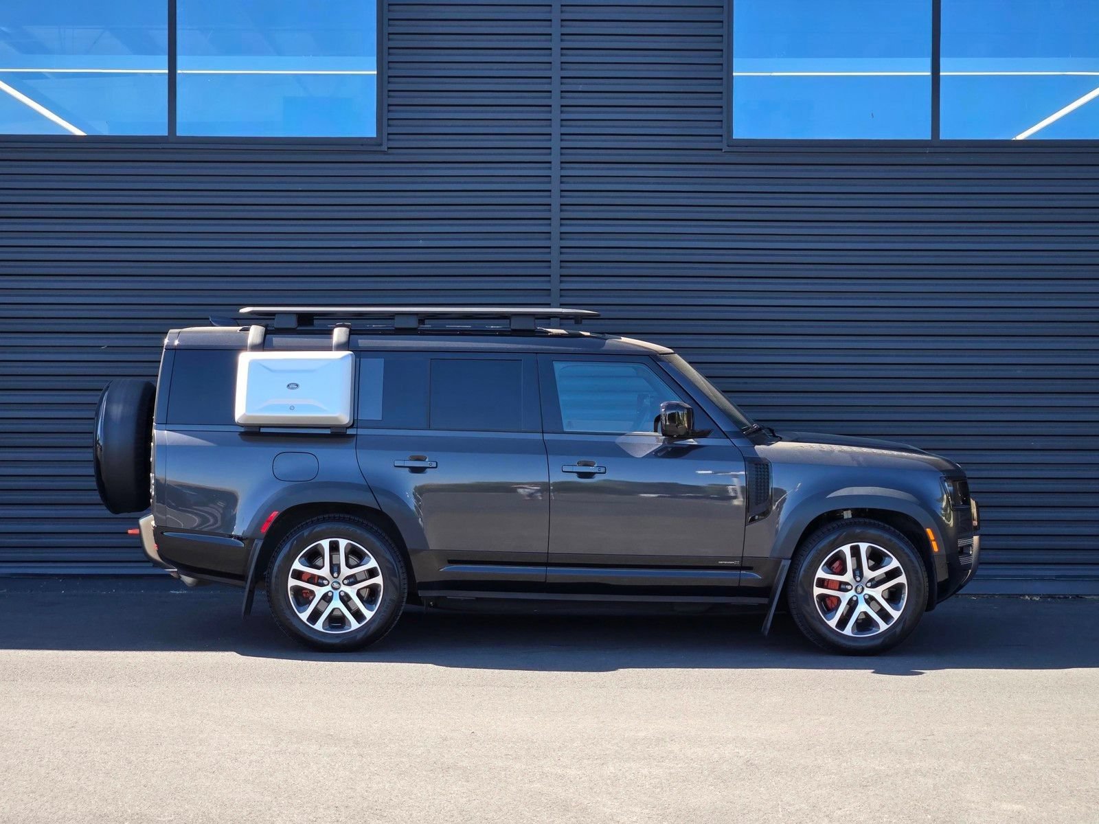Used 2023 Land Rover Defender 130 X AWD/4WD image 8