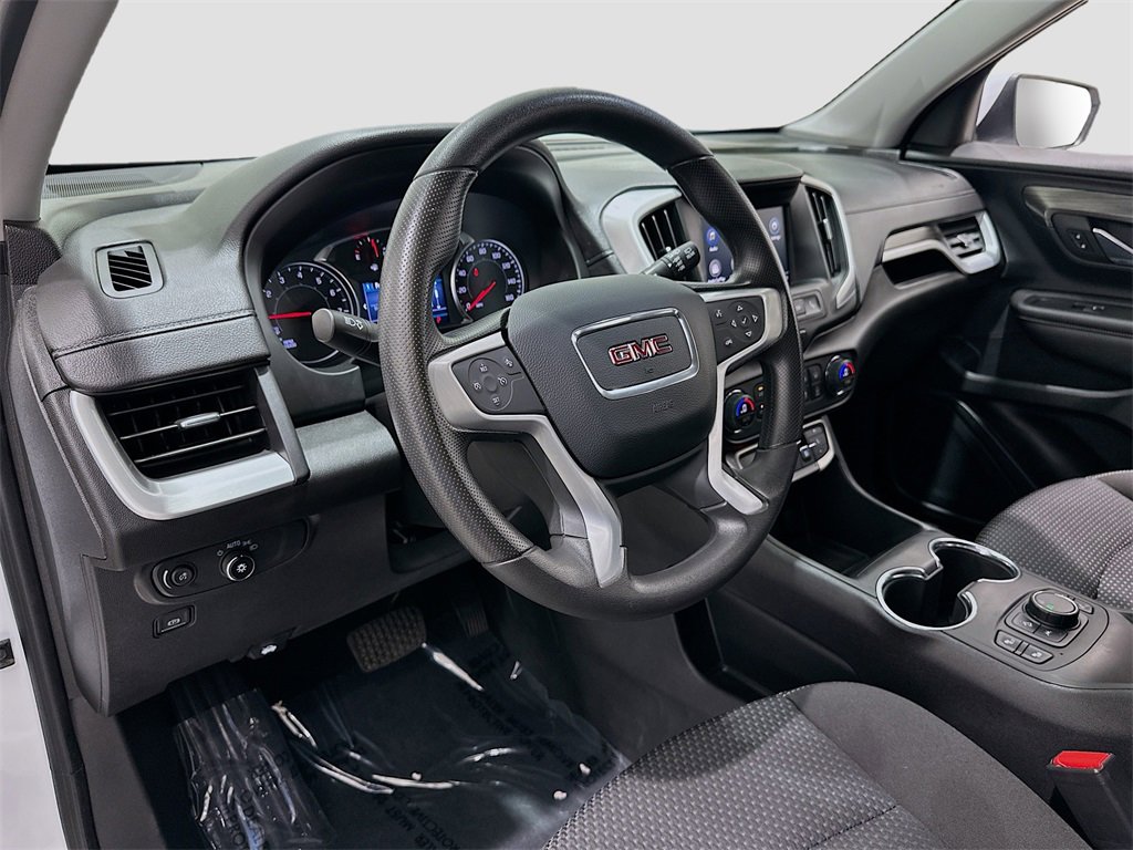 Used 2023 GMC Terrain SLE w/ Driver Convenience Package image 9
