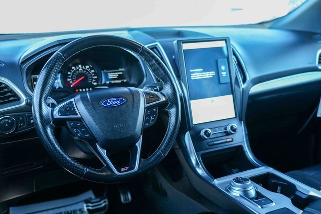 Used 2022 Ford Edge ST image 28