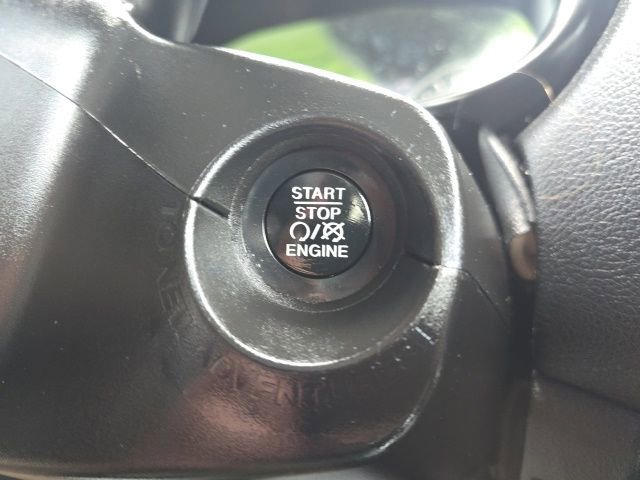 Used 2022 Jeep Renegade Latitude w/ Convenience Group AWD/4WD image 17