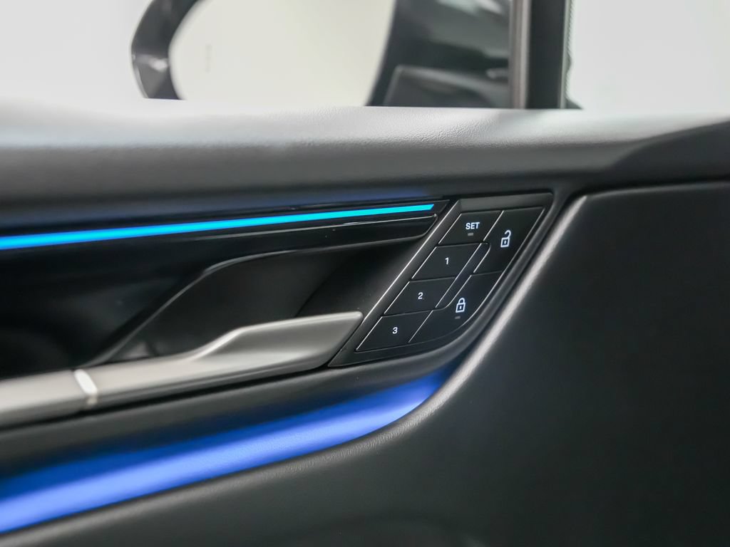 Certified 2025 Porsche Macan Electric RWD image 23