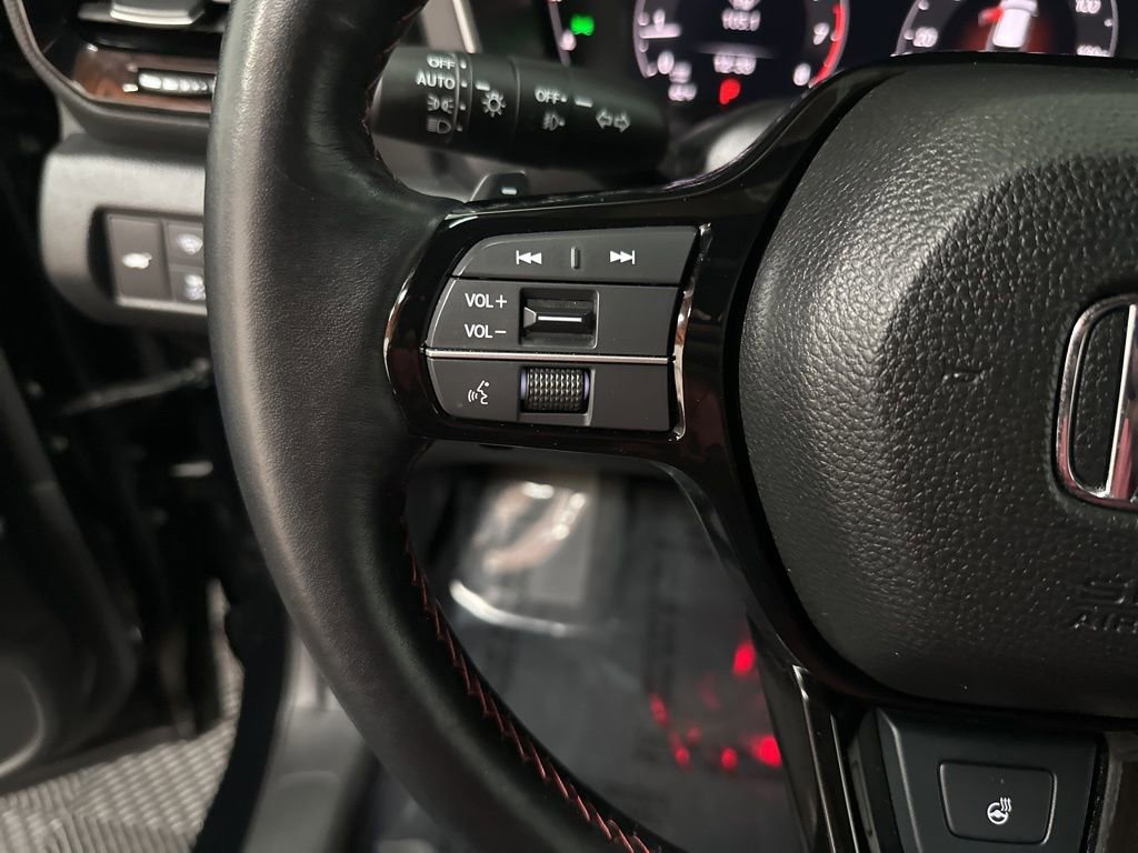 Used 2025 Honda Pilot Black Edition image 15